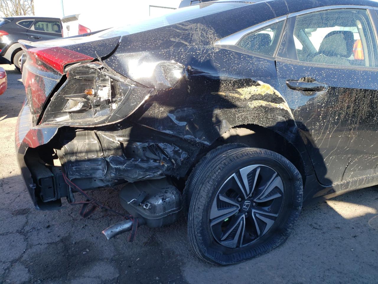 Photo 9 from auction – 2018 HONDA CIVIC EX with VIN JHMFC1F36JX014291