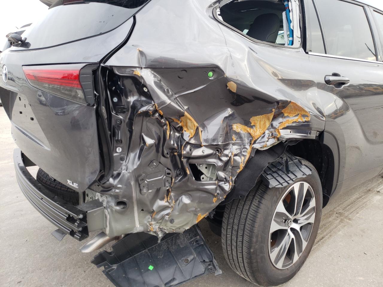 Photo 9 from auction – 2021 TOYOTA HIGHLANDER with VIN 5TDGZRAH6MS077004