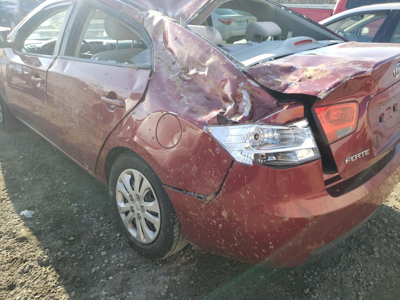 Photo 9 from auction – 2011 KIA FORTE EX with VIN KNAFU4A20B5353072