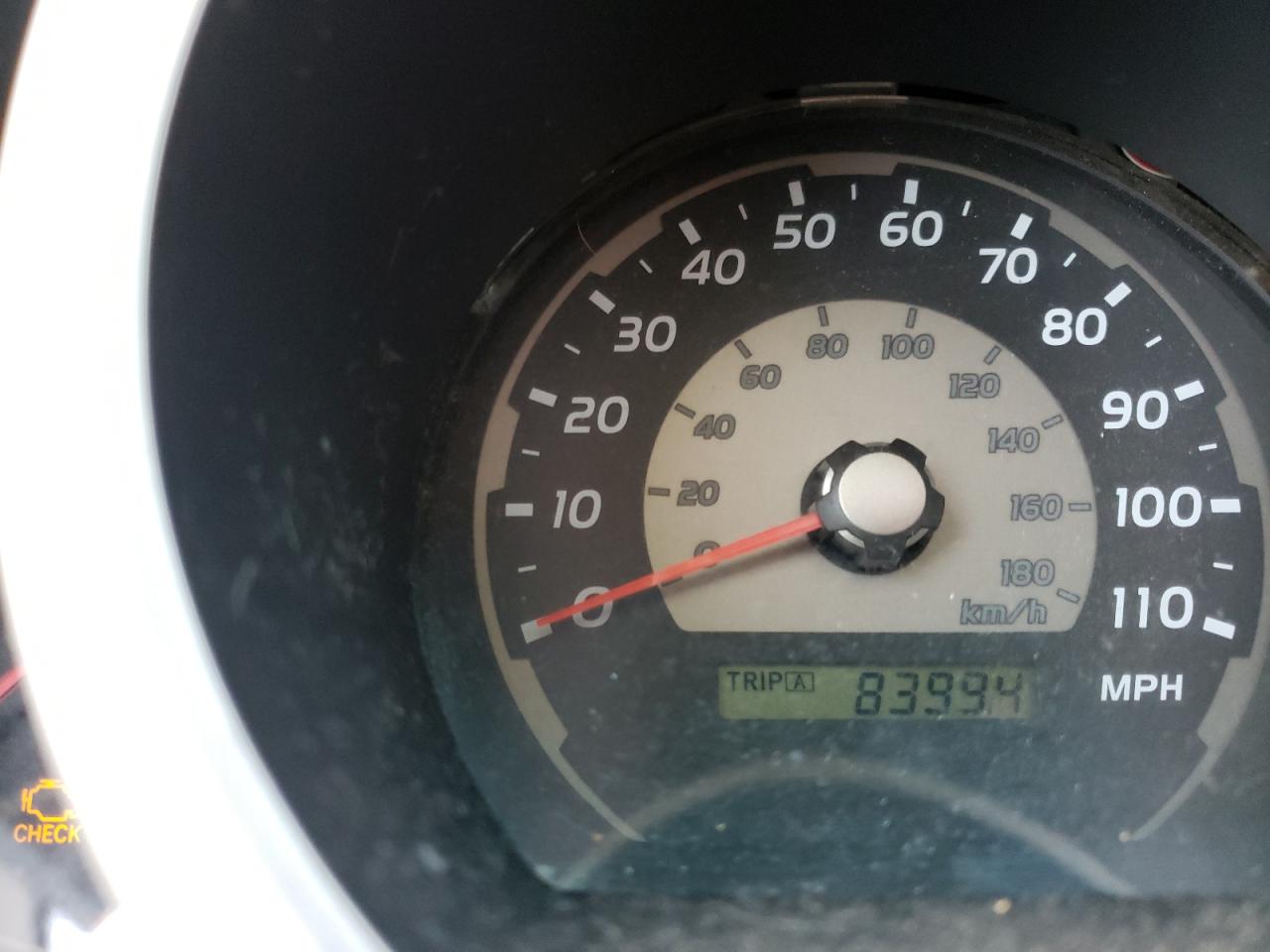 Photo 8 from auction – 2003 TOYOTA 4RUNNER SR with VIN JTEZU14RX38007811