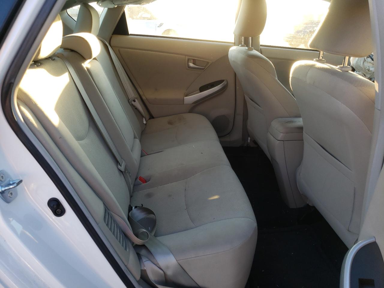 Photo 6 from auction – 2013 TOYOTA PRIUS with VIN JTDKN3DU4D0338564