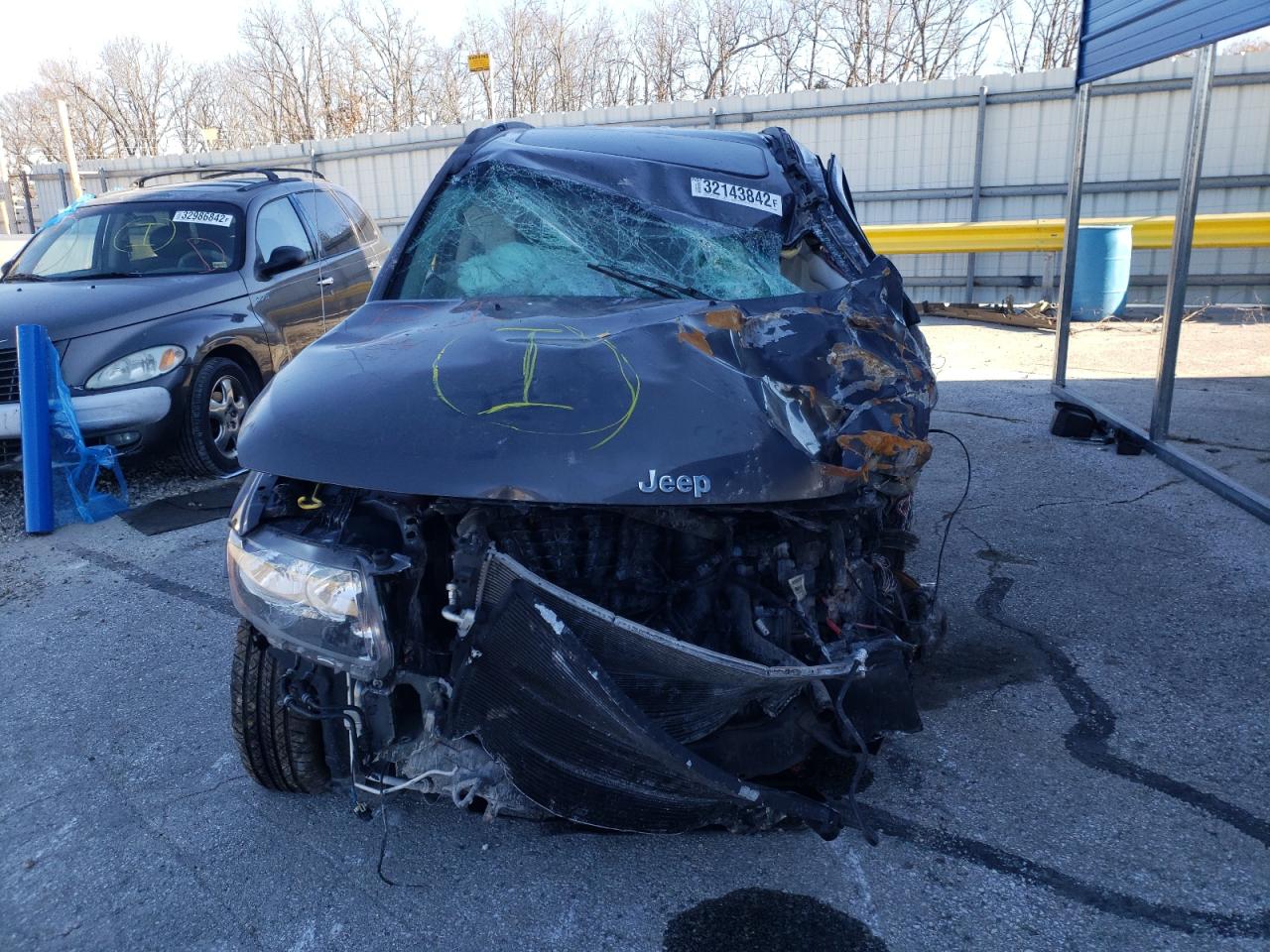 Photo 9 from auction – 2016 JEEP COMPASS LA with VIN 1C4NJCEA9GD720132