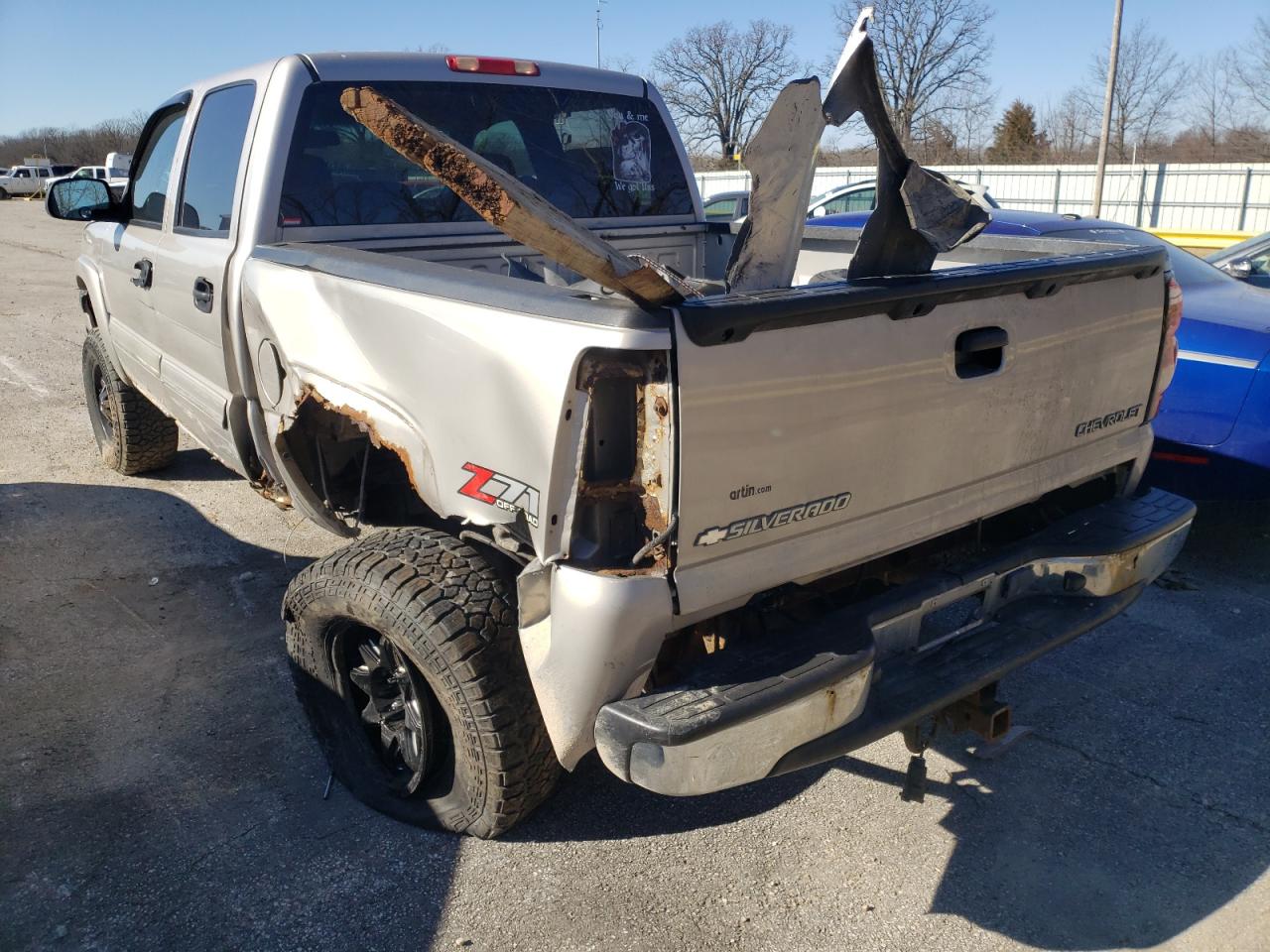 Photo 3 from auction – 2004 CHEVROLET SILVERADO with VIN 2GCEK13T541358832