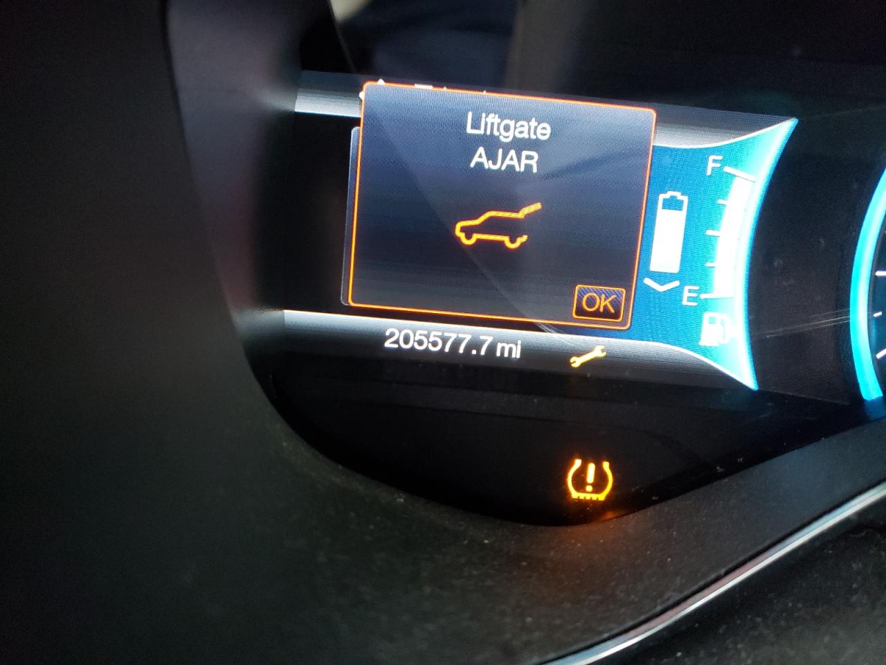 Photo 8 from auction – 2014 FORD C-MAX SE with VIN 1FADP5AU7EL521207