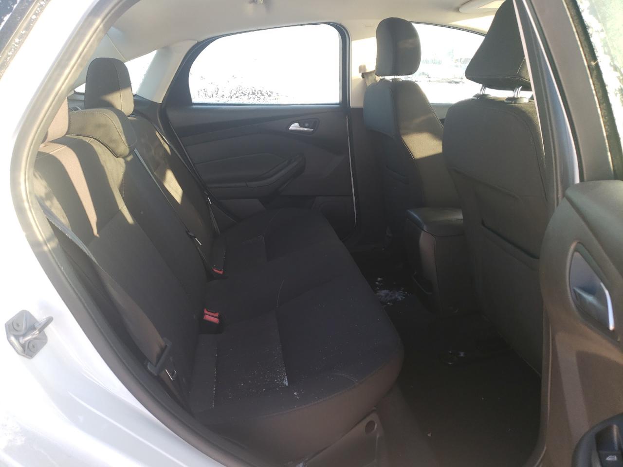 Photo 6 from auction – 2016 FORD FOCUS SE with VIN 1FADP3F2XGL310811
