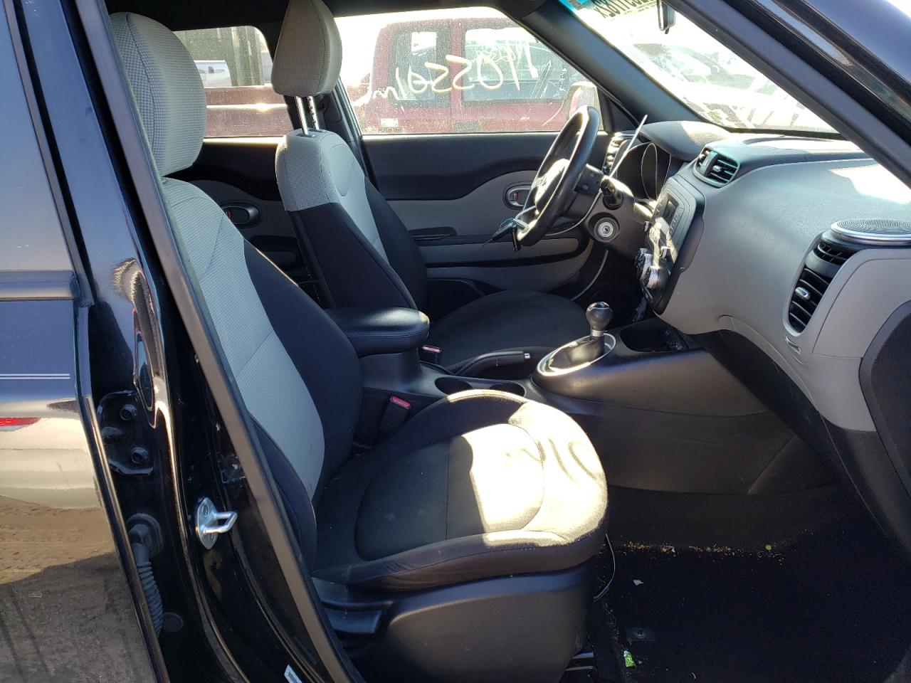 Photo 5 from auction – 2014 KIA SOUL with VIN KNDJN2A28E7110973
