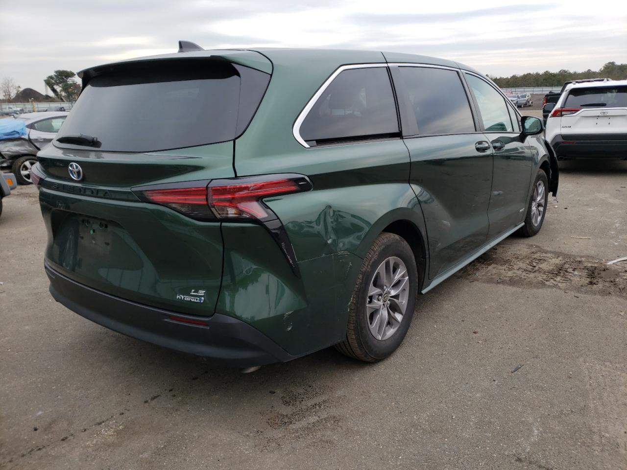Photo 4 from auction – 2021 TOYOTA SIENNA LE with VIN 5TDKRKEC6MS048795