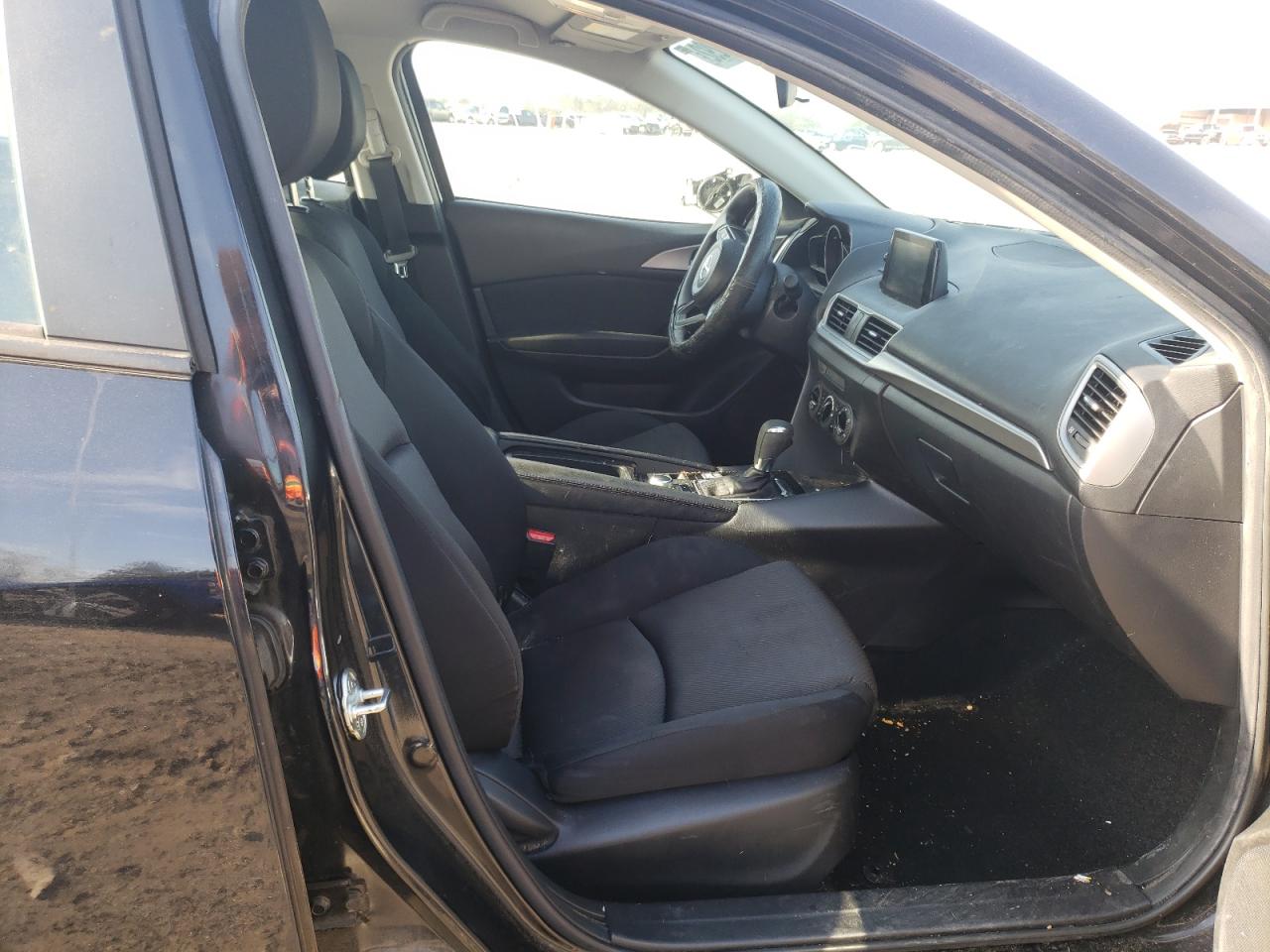 Photo 5 from auction – 2017 MAZDA 3 SPORT with VIN 3MZBN1U71HM157632