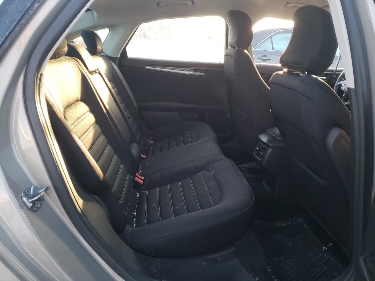 Photo 6 from auction – 2015 FORD FUSION SE with VIN 3FA6P0H79FR204172