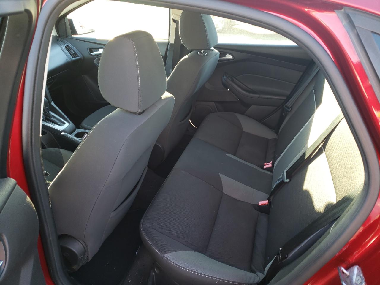 Photo 6 from auction – 2014 FORD FOCUS SE with VIN 1FADP3F28EL198619