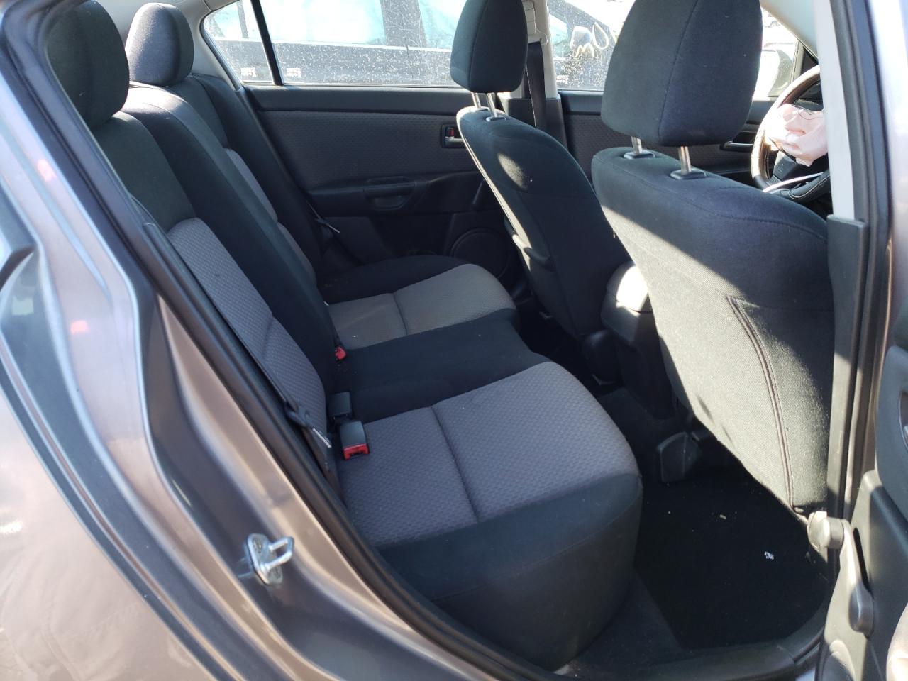 Photo 6 from auction – 2006 MAZDA 3 I with VIN JM1BK32F361446684