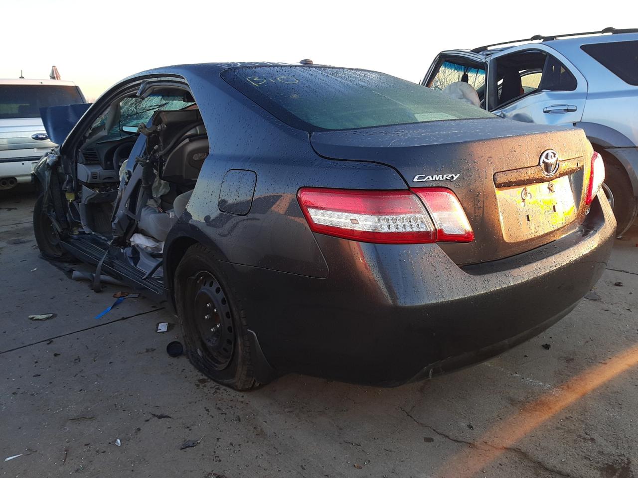 Photo 3 from auction – 2010 TOYOTA CAMRY BASE with VIN 4T1BF3EK4AU006277