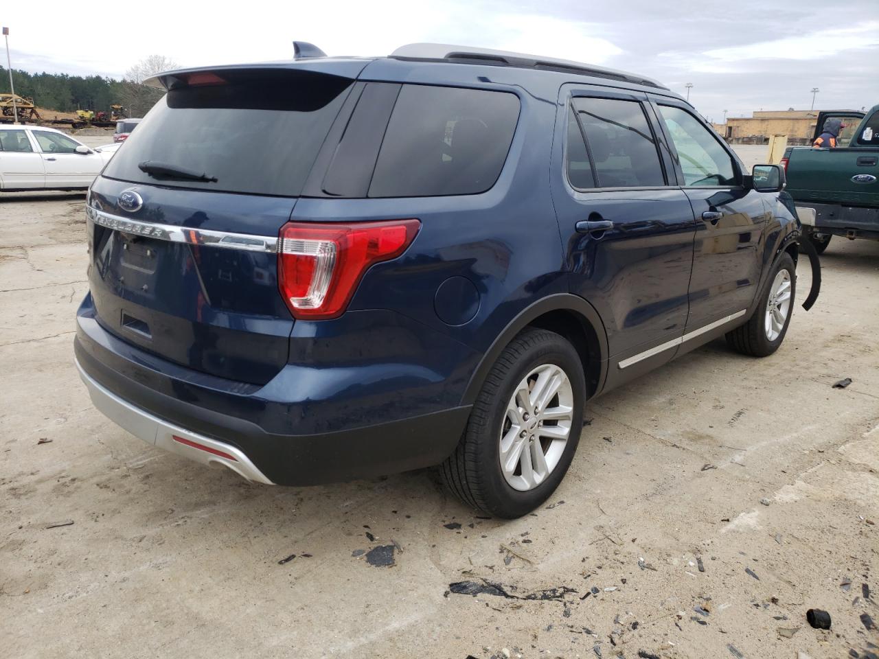 Photo 4 from auction – 2017 FORD EXPLORER X with VIN 1FM5K7D87HGE18577