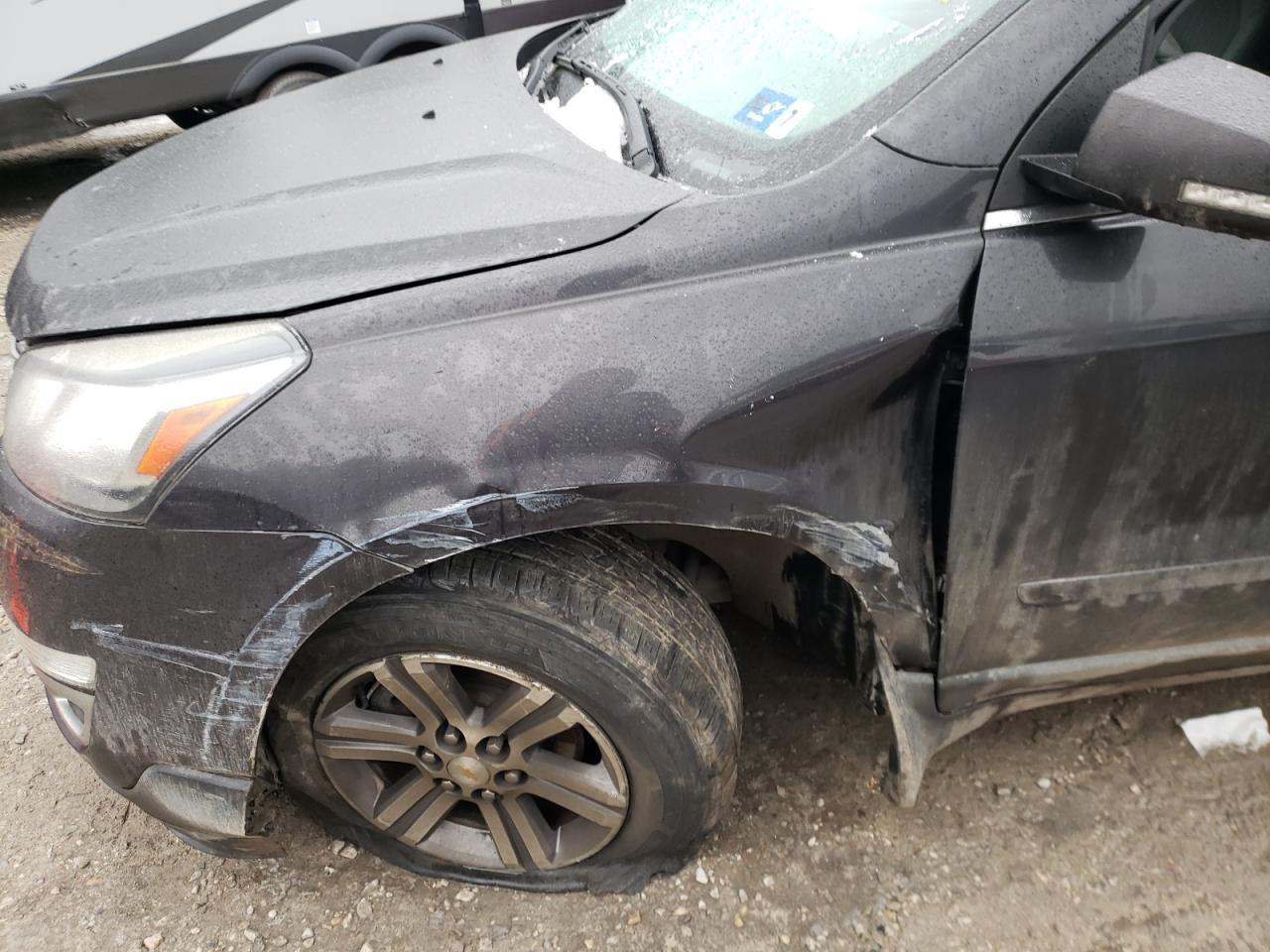 Photo 9 from auction – 2015 CHEVROLET TRAVERSE L with VIN 1GNKRGKD1FJ329548