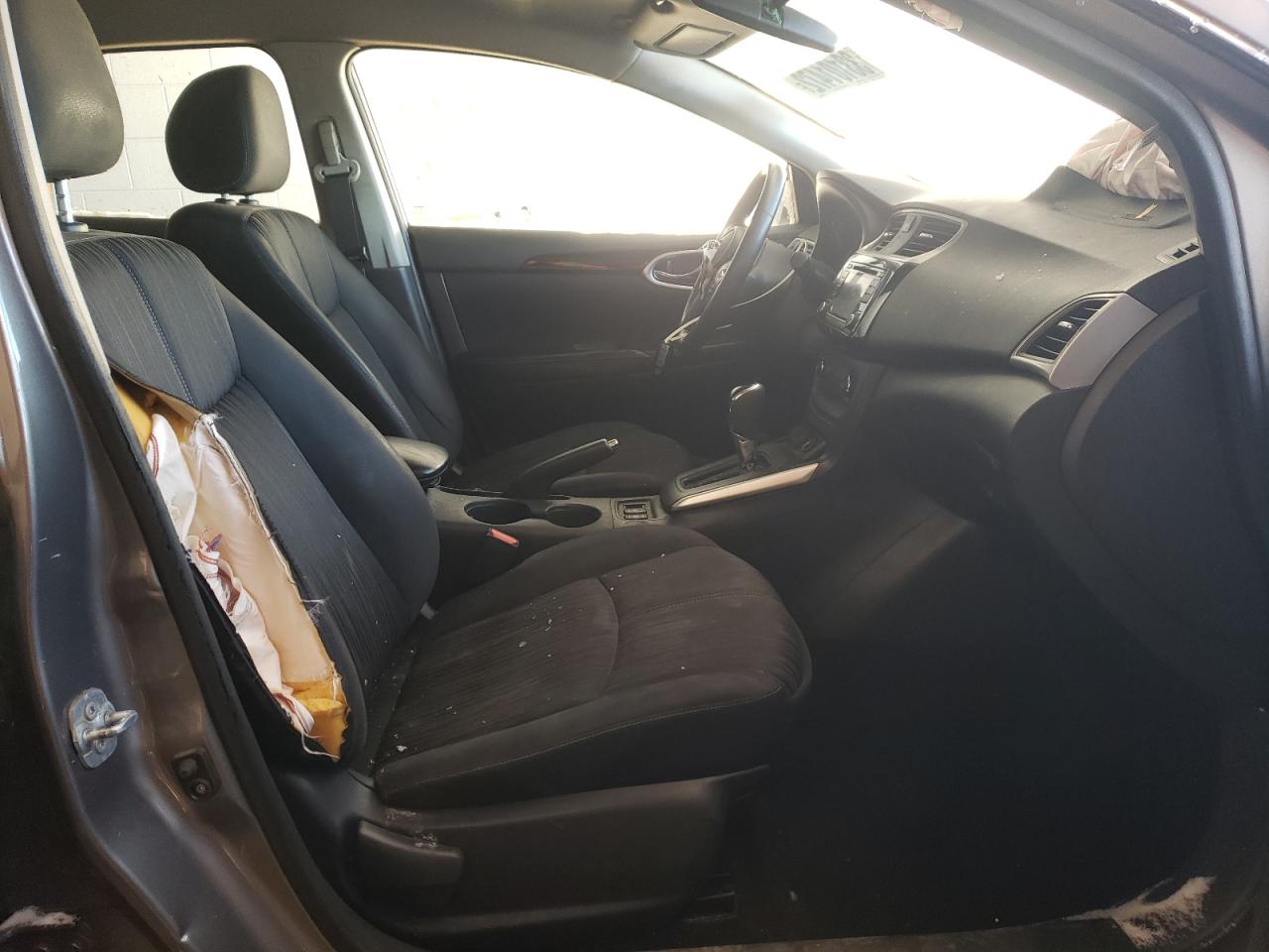 Photo 5 from auction – 2016 NISSAN SENTRA S with VIN 3N1AB7AP4GY268362