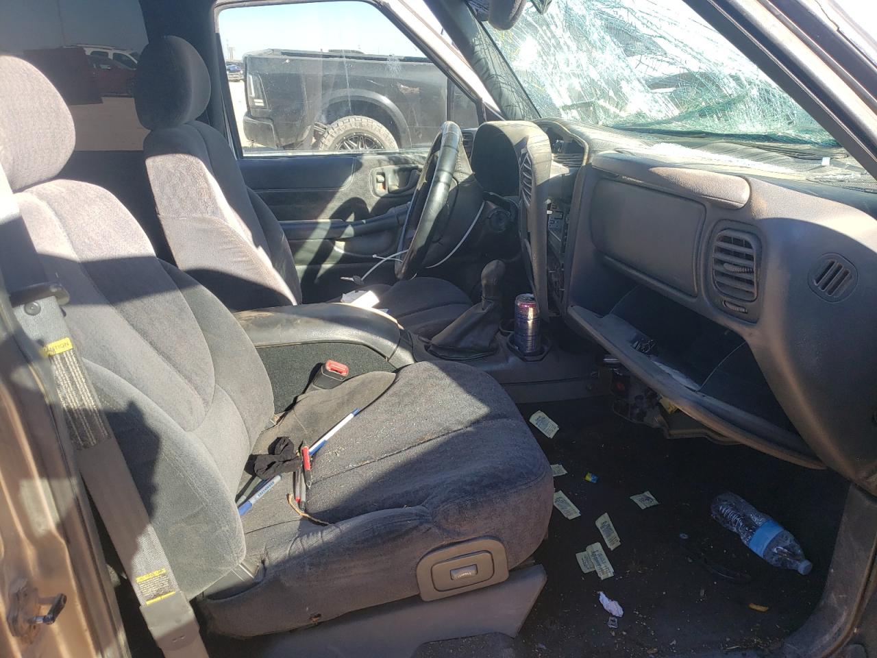 Photo 5 from auction – 2000 GMC JIMMY with VIN 1GKCS13WXY2275621