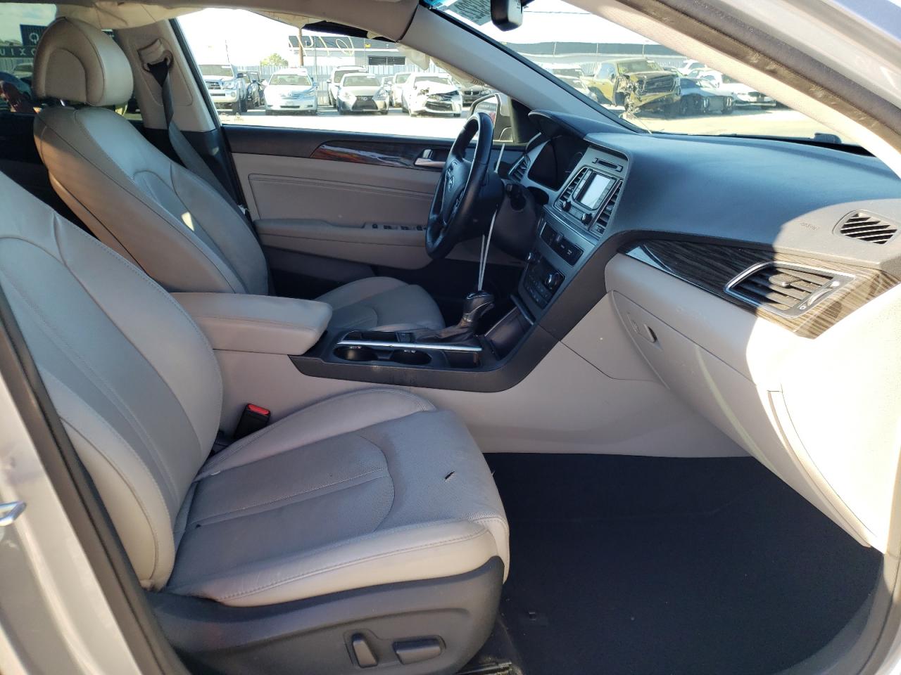 Photo 5 from auction – 2015 HYUNDAI SONATA SPO with VIN 5NPE34AF1FH064549