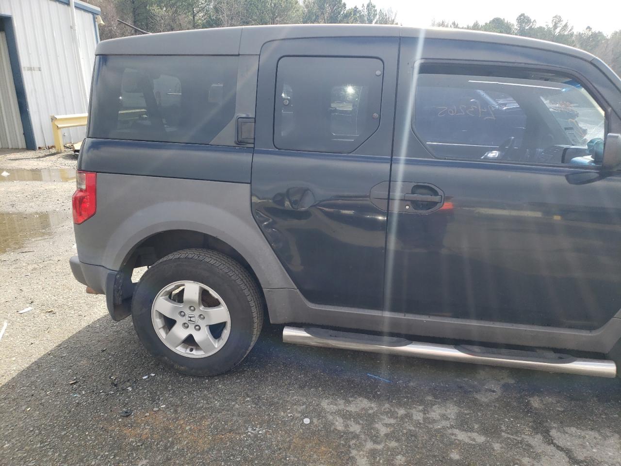 Photo 9 from auction – 2004 HONDA ELEMENT EX with VIN 5J6YH18564L000682