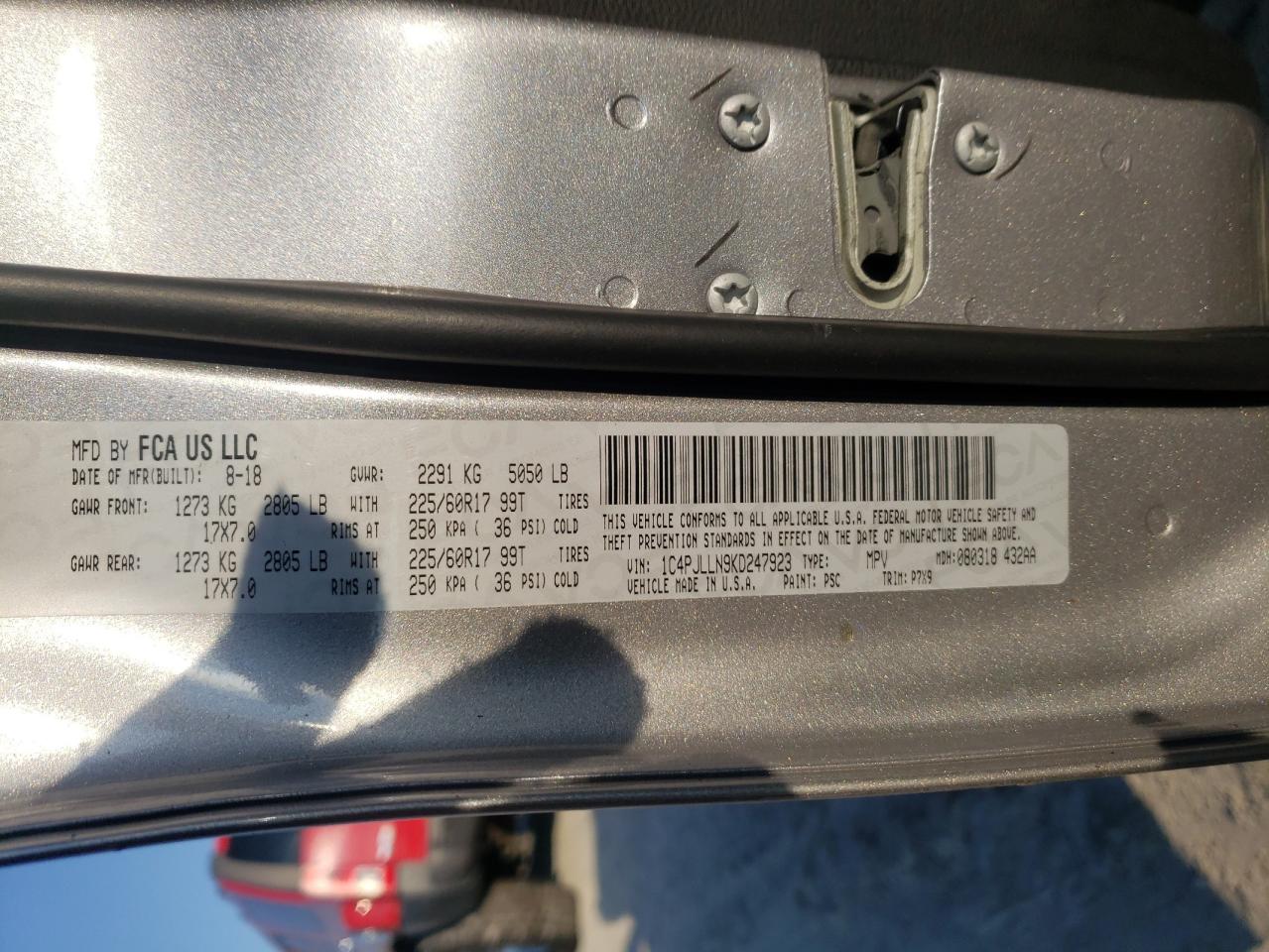 Photo 10 from auction – 2019 JEEP CHEROKEE L with VIN 1C4PJLLN9KD247923