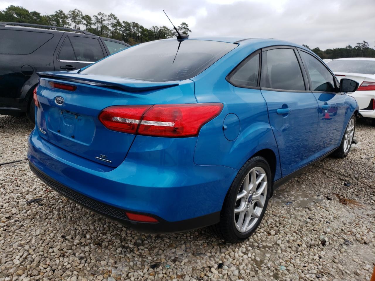 Photo 4 from auction – 2015 FORD FOCUS SE with VIN 1FADP3F28FL296471