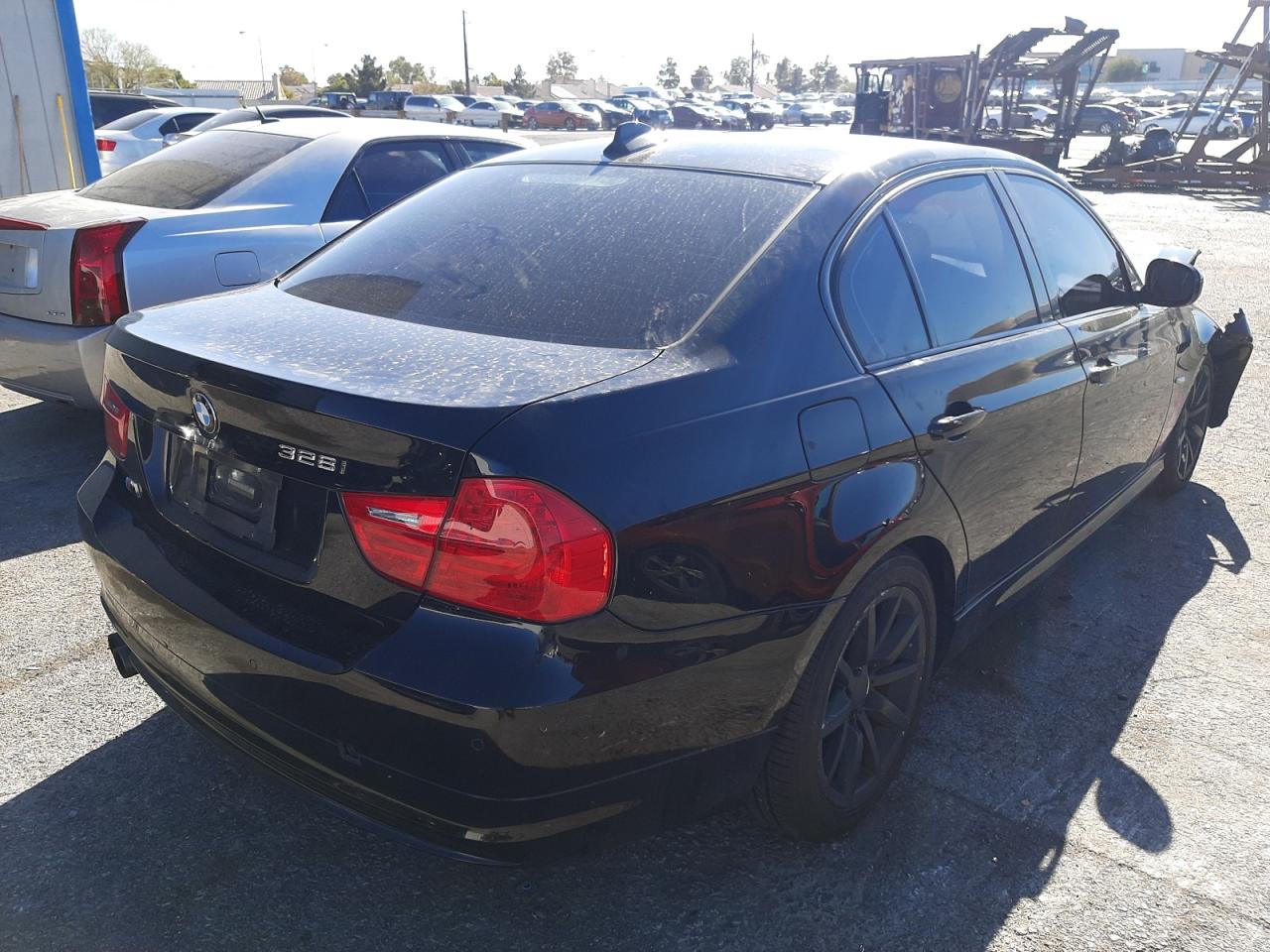 Photo 4 from auction – 2011 BMW 328 I with VIN WBAPH7G58BNM58633