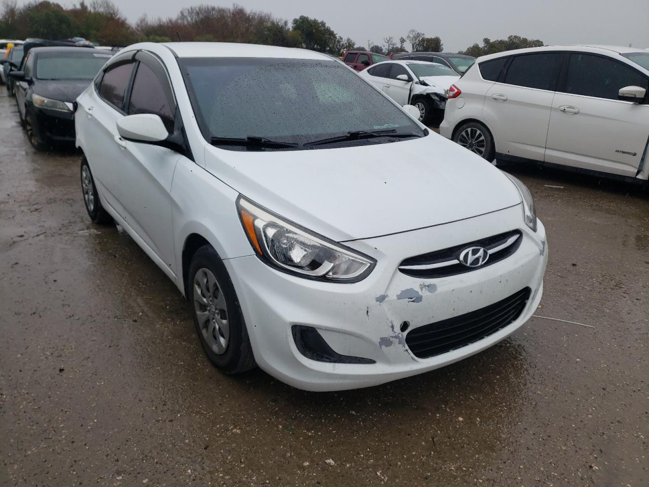 HYUNDAI ACCENT SE 2017 with VIN KMHCT4AE9HU236572 - Photo from auction