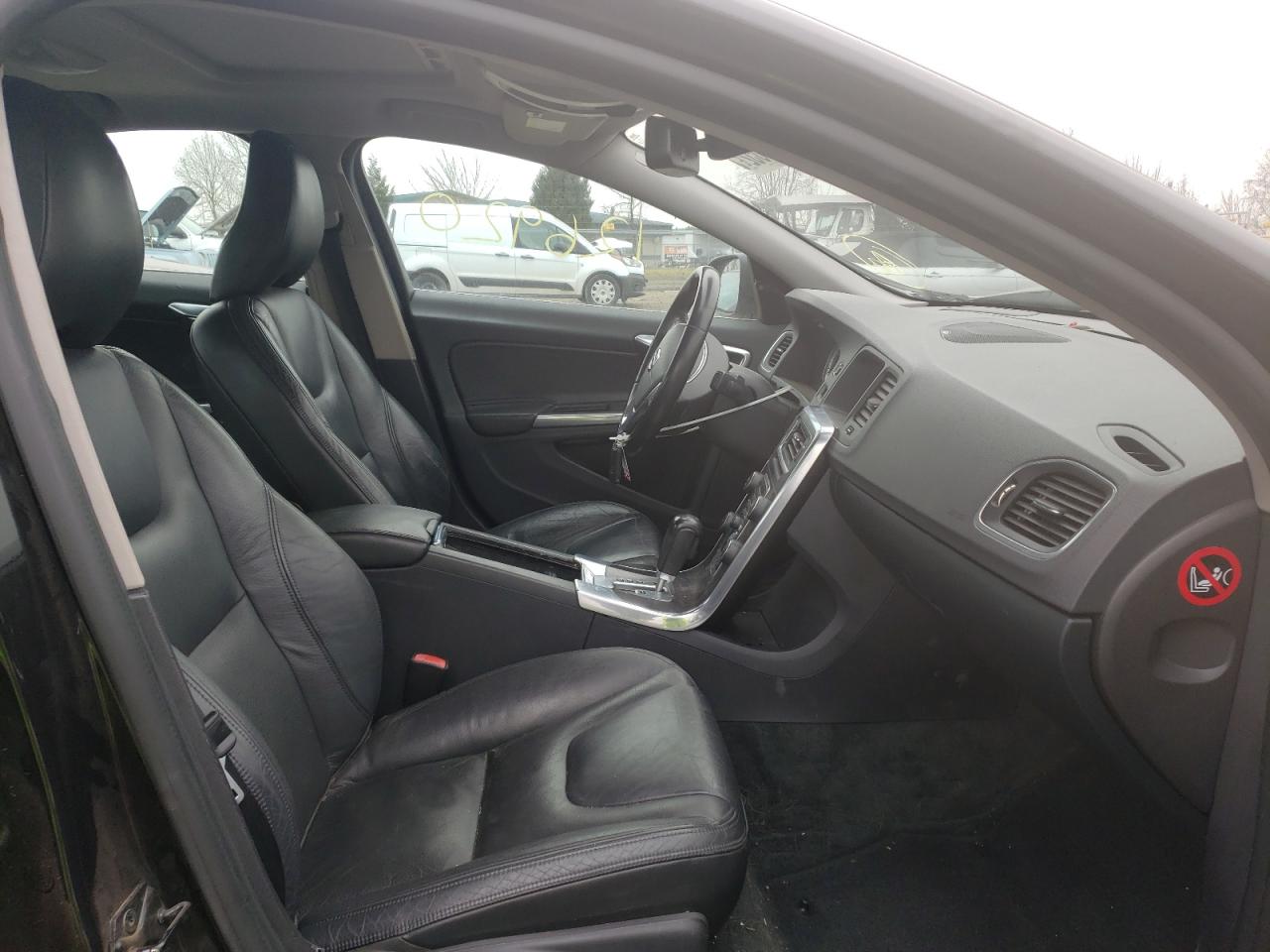 Photo 5 from auction – 2011 VOLVO S60 T6 with VIN YV1902FH4B2003257