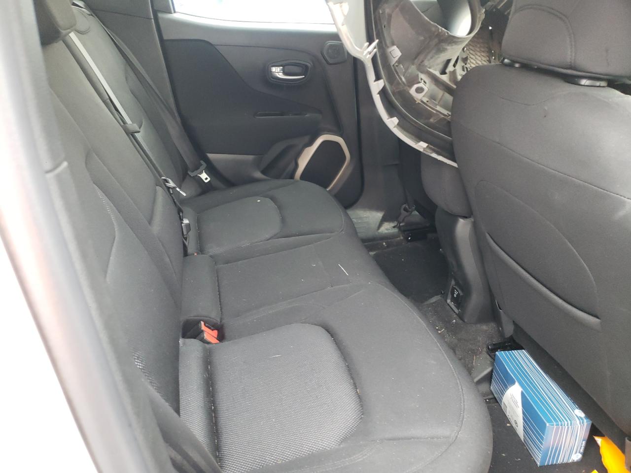 Photo 6 from auction – 2015 JEEP RENEGADE L with VIN ZACCJBBT9FPB37244