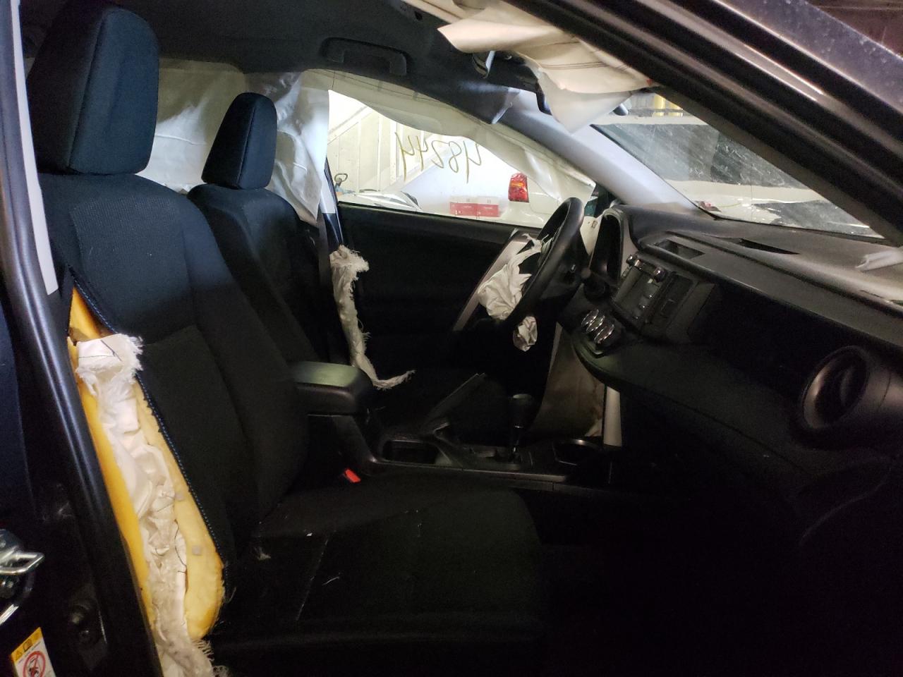 Photo 5 from auction – 2017 TOYOTA RAV4 LE with VIN JTMBFREV9HJ113788