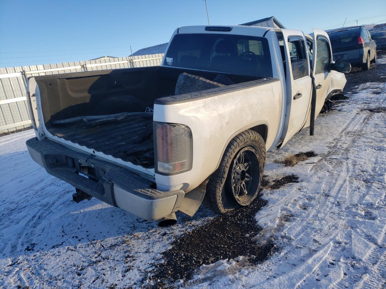 Photo 4 from auction – 2010 CHEVROLET SILVERADO with VIN 3GCRKSE33AG174352