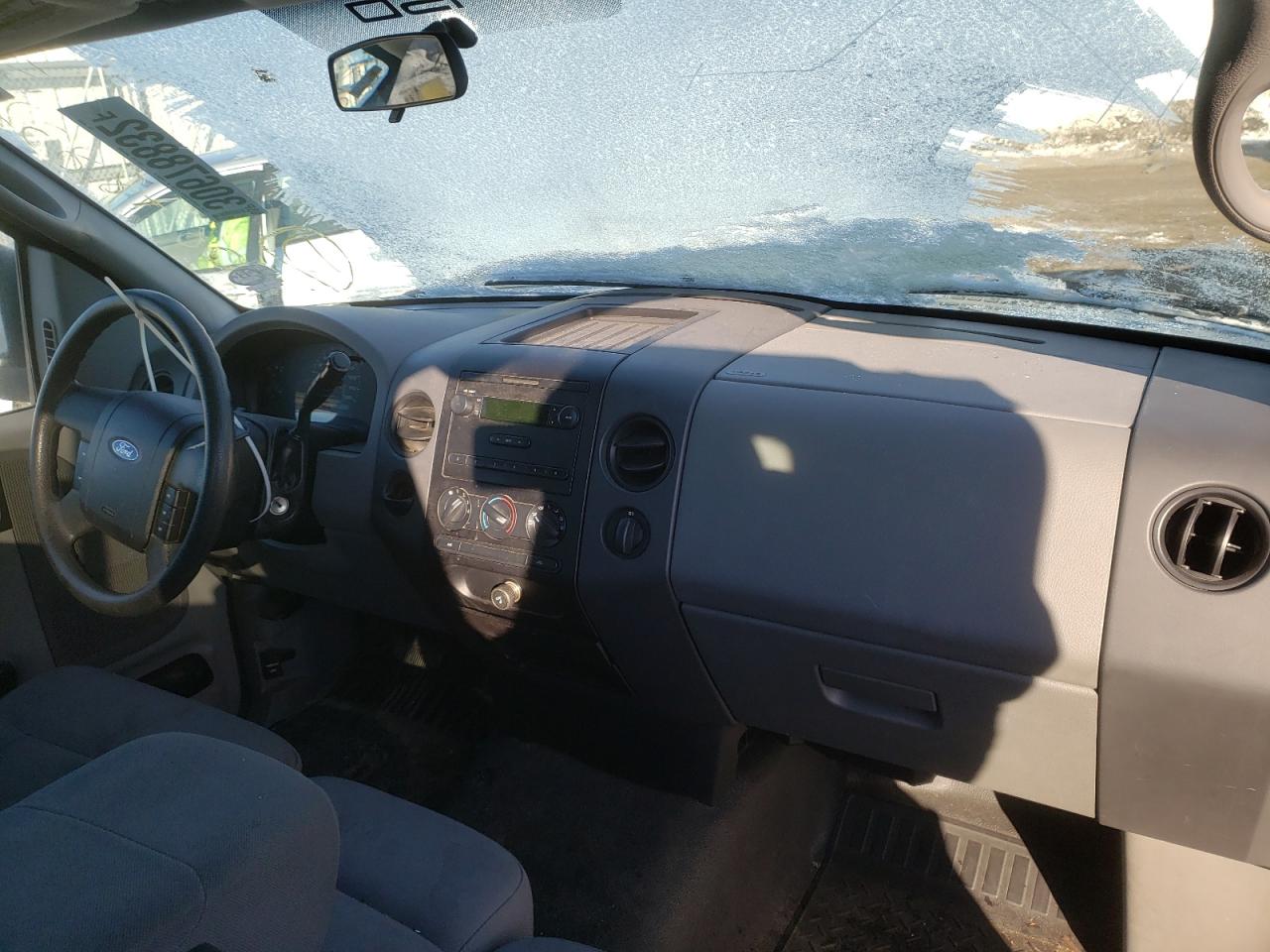 Photo 9 from auction – 2005 FORD F150 with VIN 1FTRF12W55NA33664
