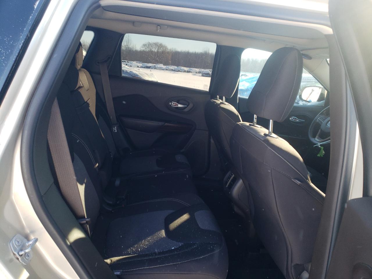 Zdjęcie 6 z aukcji – 2014 JEEP CHEROKEE L z VIN 1C4PJMCS5EW226491
