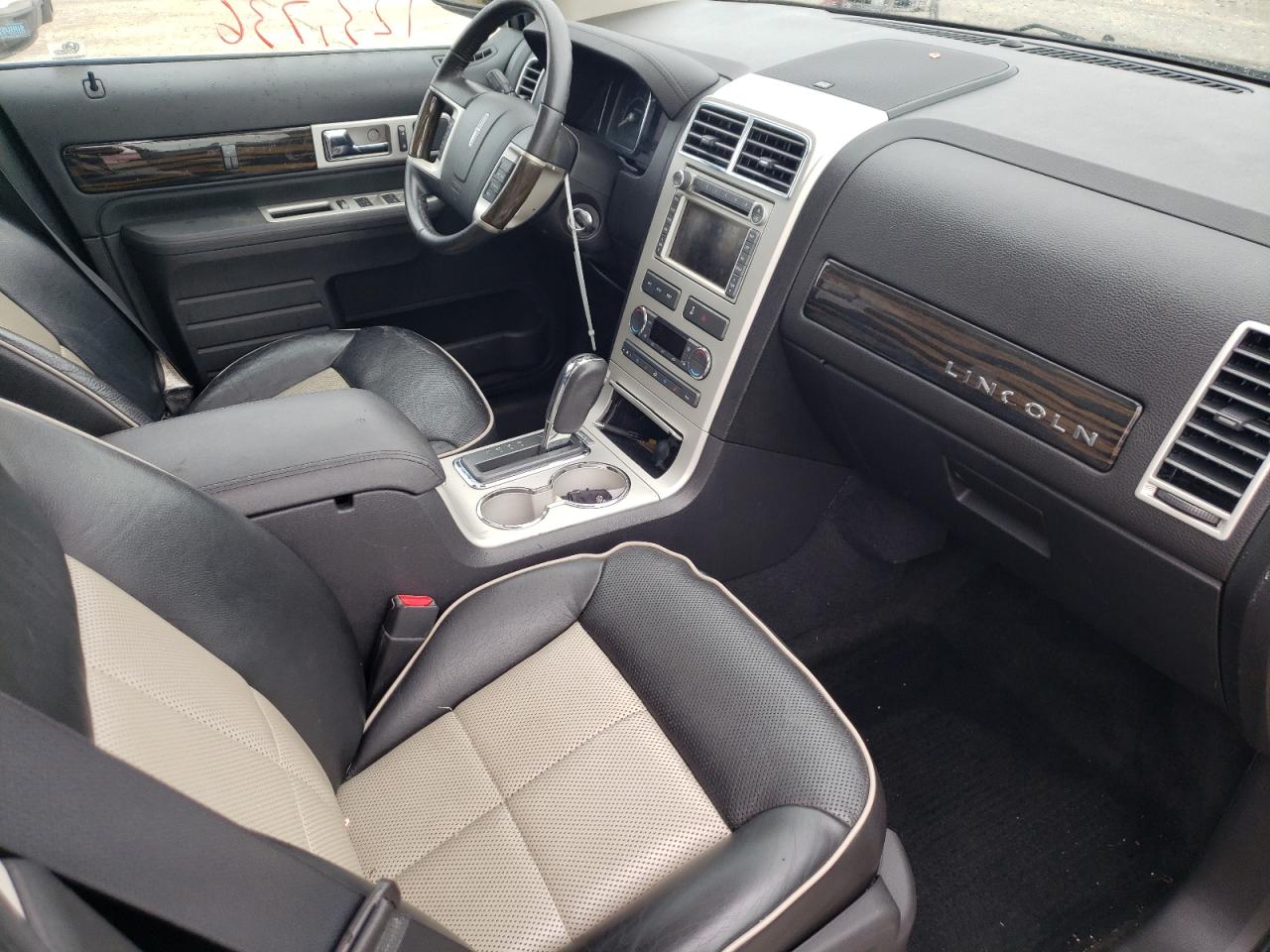 Photo 5 from auction – 2008 LINCOLN MKX with VIN 2LMDU68C58BJ16022