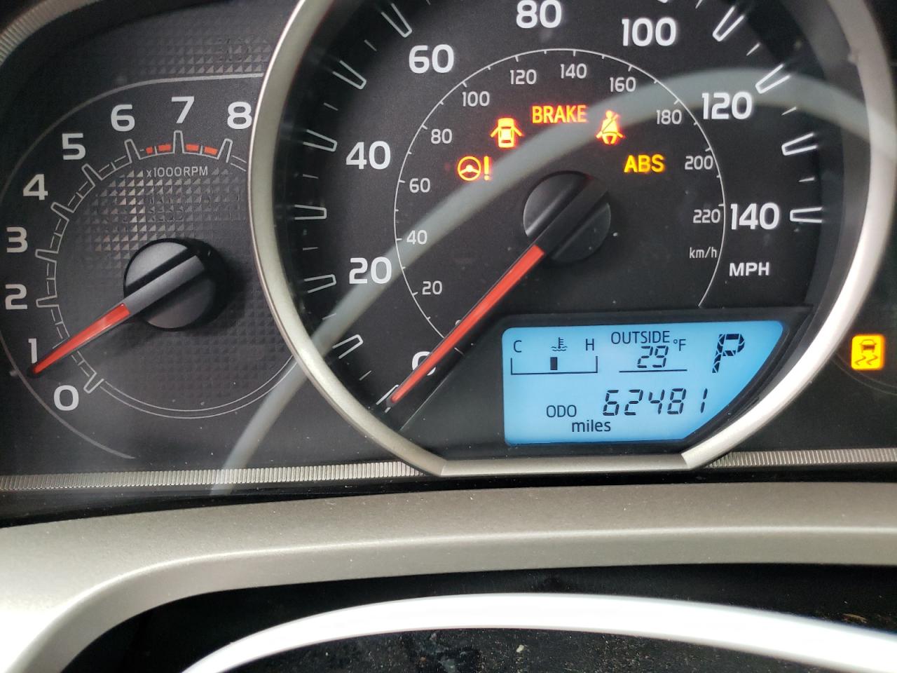 Photo 8 from auction – 2014 TOYOTA RAV4 LE with VIN JTMBFREVXED094615