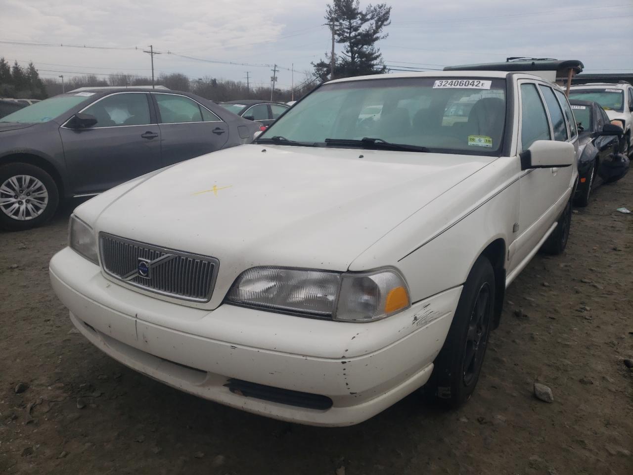 Photo 2 from auction – 1999 VOLVO V70 with VIN YV1LW55A5X2555786