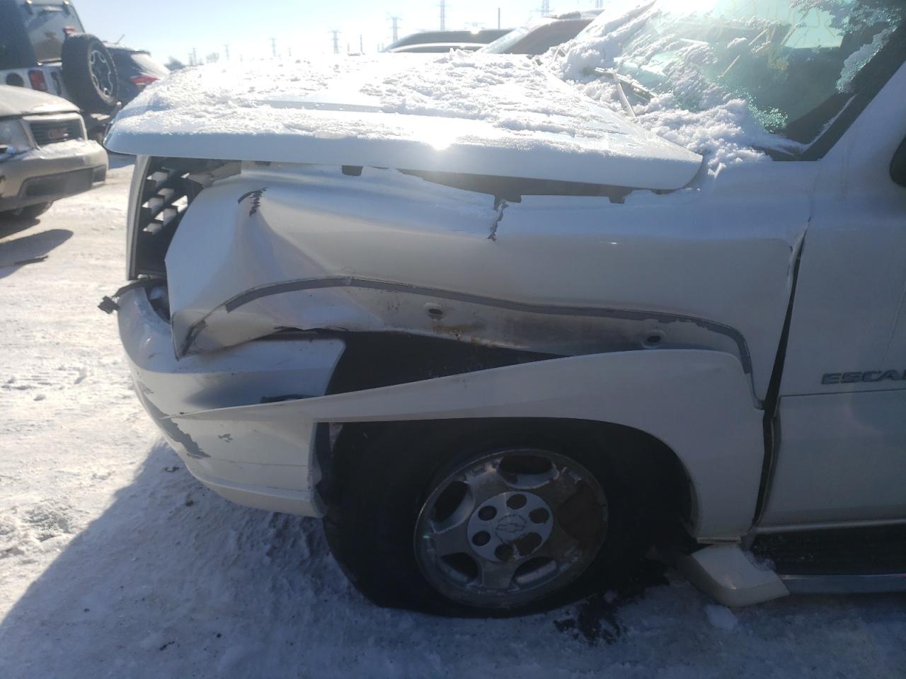 Photo 9 from auction – 2002 CADILLAC ESCALADE L with VIN 1GYEK63N22R198342