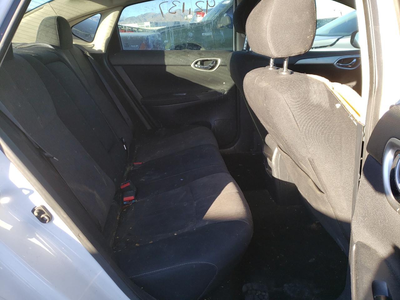 Photo 6 from auction – 2015 NISSAN SENTRA S with VIN 3N1AB7AP2FL643239