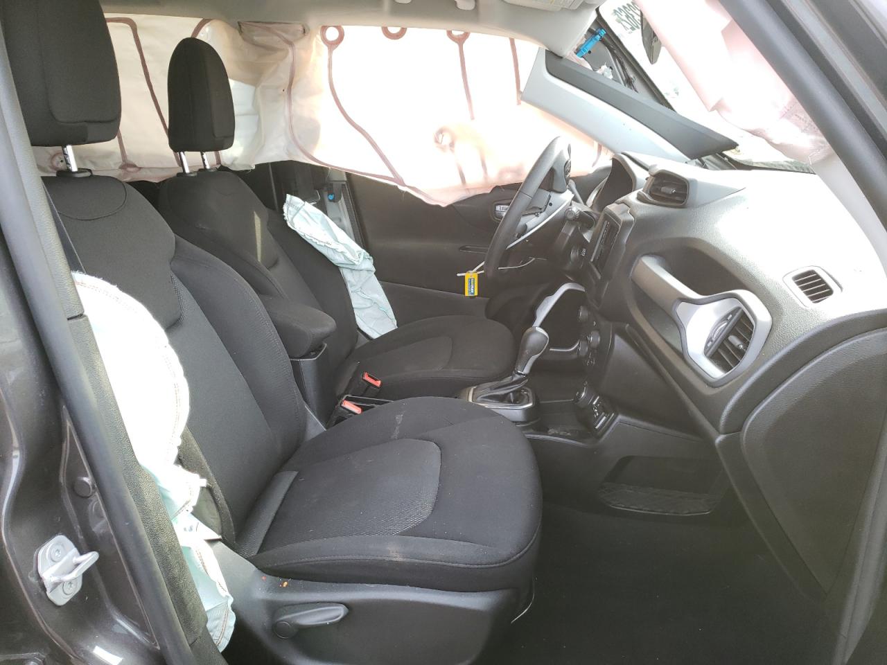 Photo 5 from auction – 2018 JEEP RENEGADE S with VIN ZACCJBAB7JPH78099