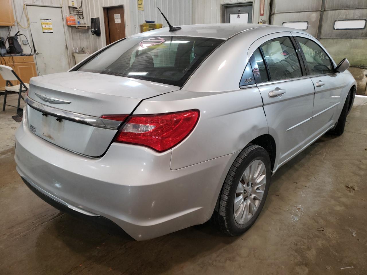 Photo 4 from auction – 2012 CHRYSLER 200 LX with VIN 1C3CCBABXCN191356