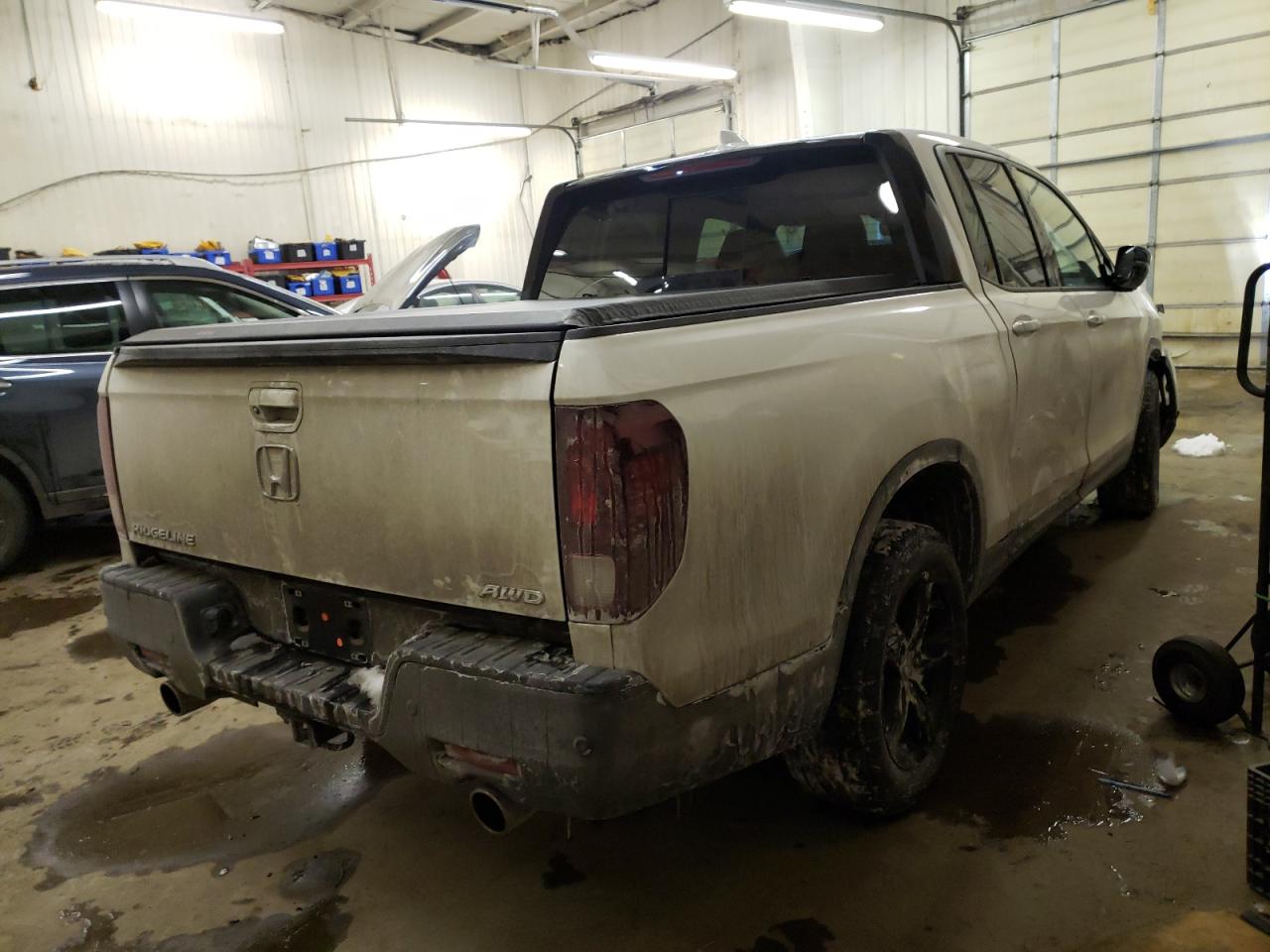 Photo 4 from auction – 2021 HONDA RIDGELINE with VIN 5FPYK3F86MB006587