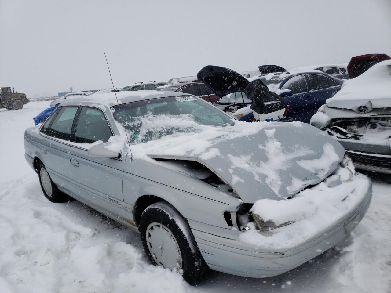 FORD TAURUS GL 1994 with VIN 1FALP52U7RG130907 - Photo from auction
