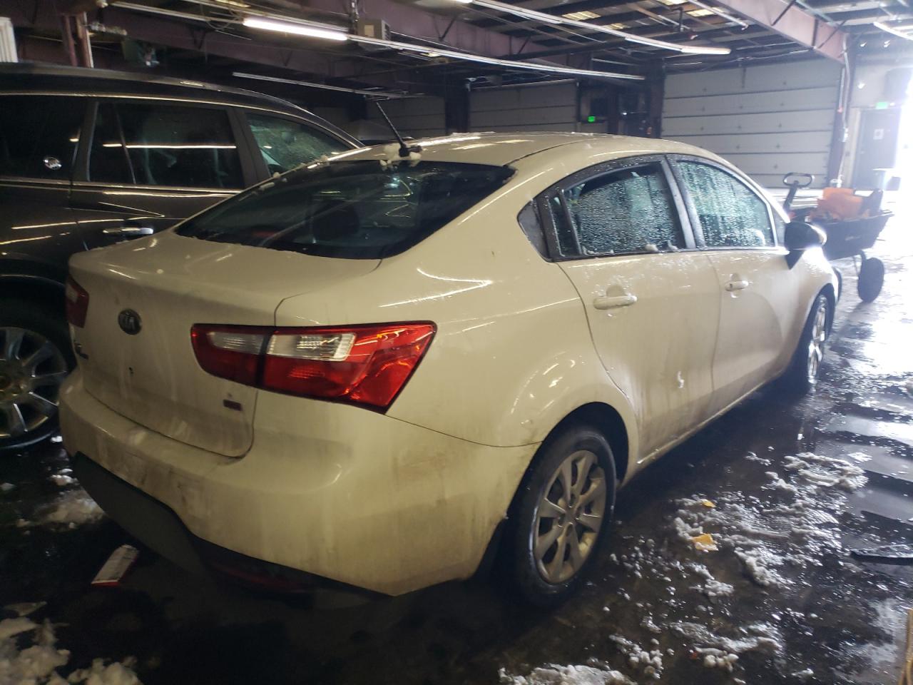Photo 4 from auction – 2015 KIA RIO LX with VIN KNADM4A30F6454533