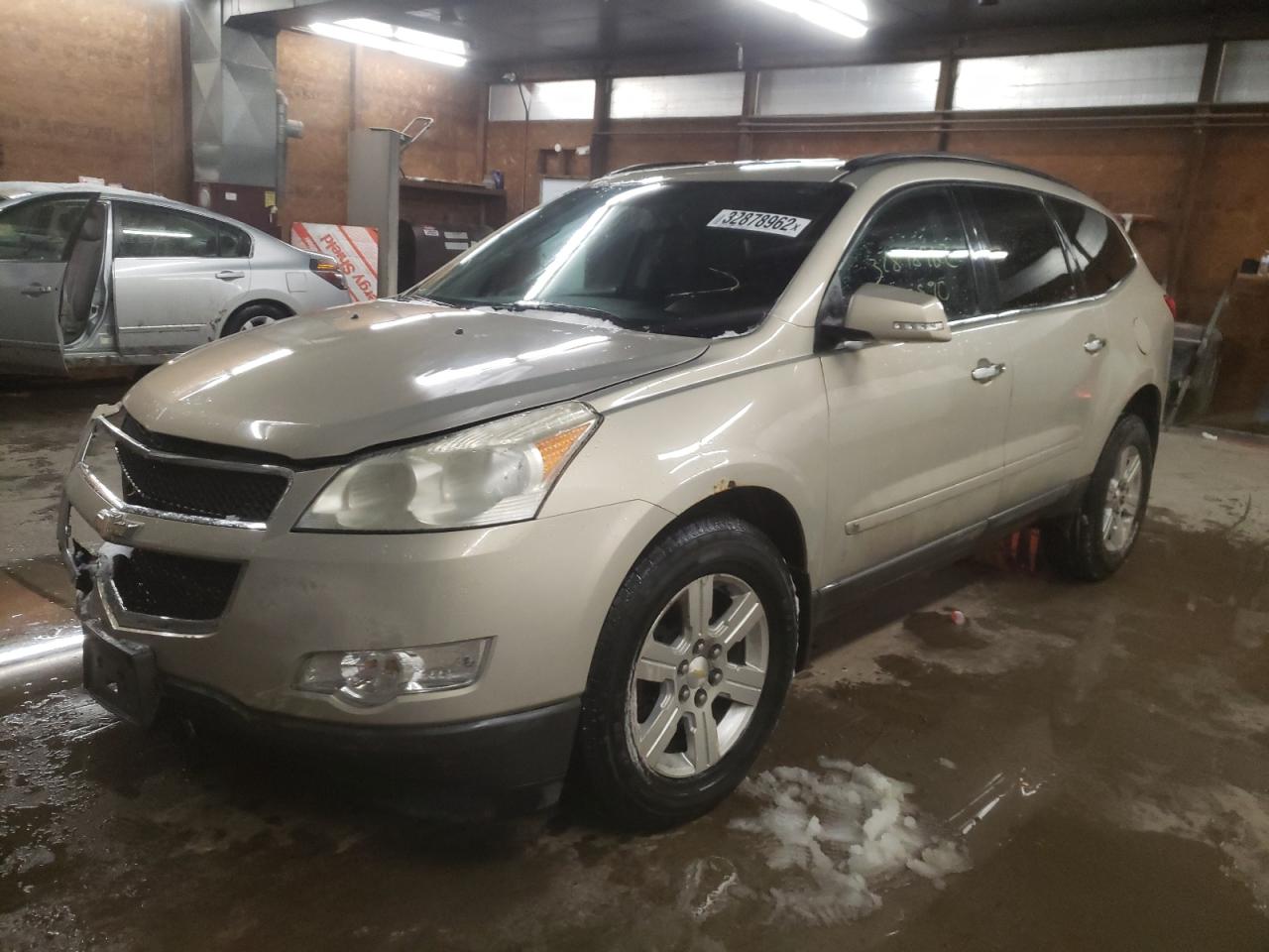 Photo 2 from auction – 2010 CHEVROLET TRAVERSE L with VIN 1GNLVFED4AS122077