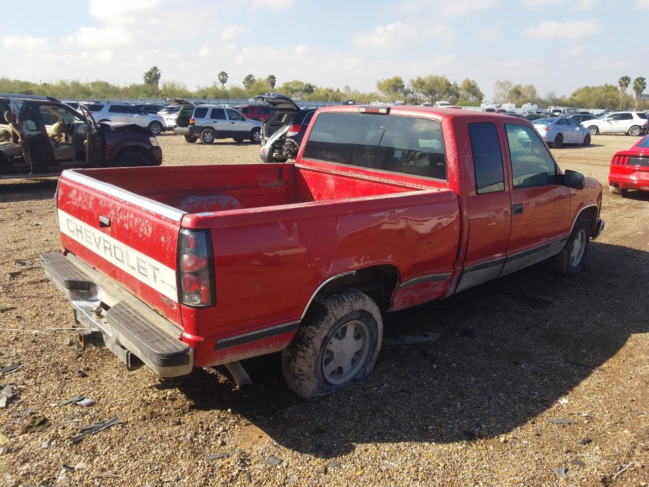 Photo 4 from auction – 1997 CHEVROLET GMT-400 C1 with VIN 2GCEC19R8V1109743