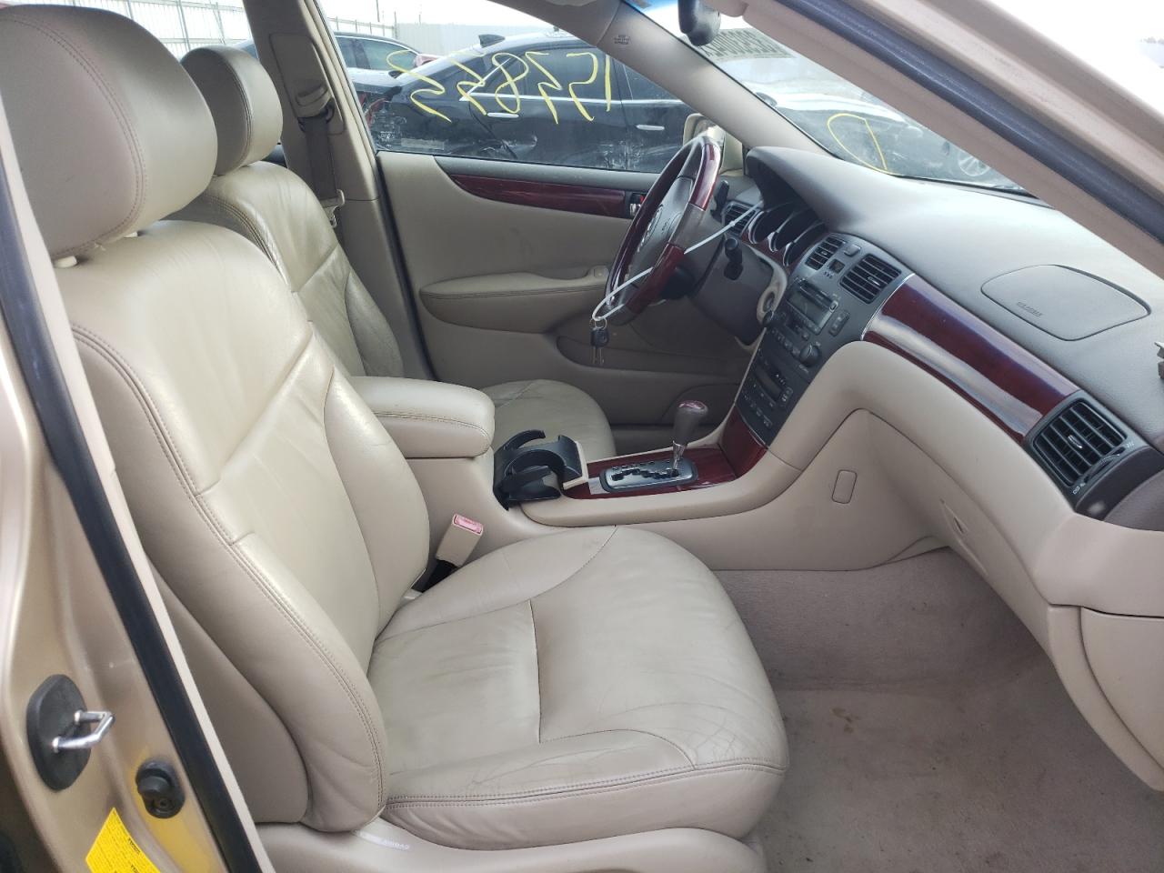 Photo 5 from auction – 2003 LEXUS ES 300 with VIN JTHBF30GX30132384