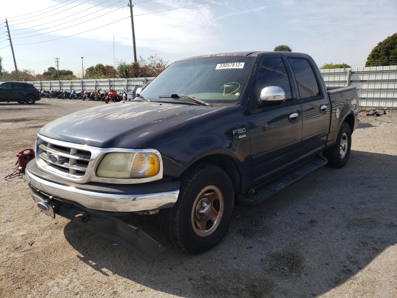Photo 2 from auction – 2001 FORD F150 SUPER with VIN 1FTRW07W91KB83923