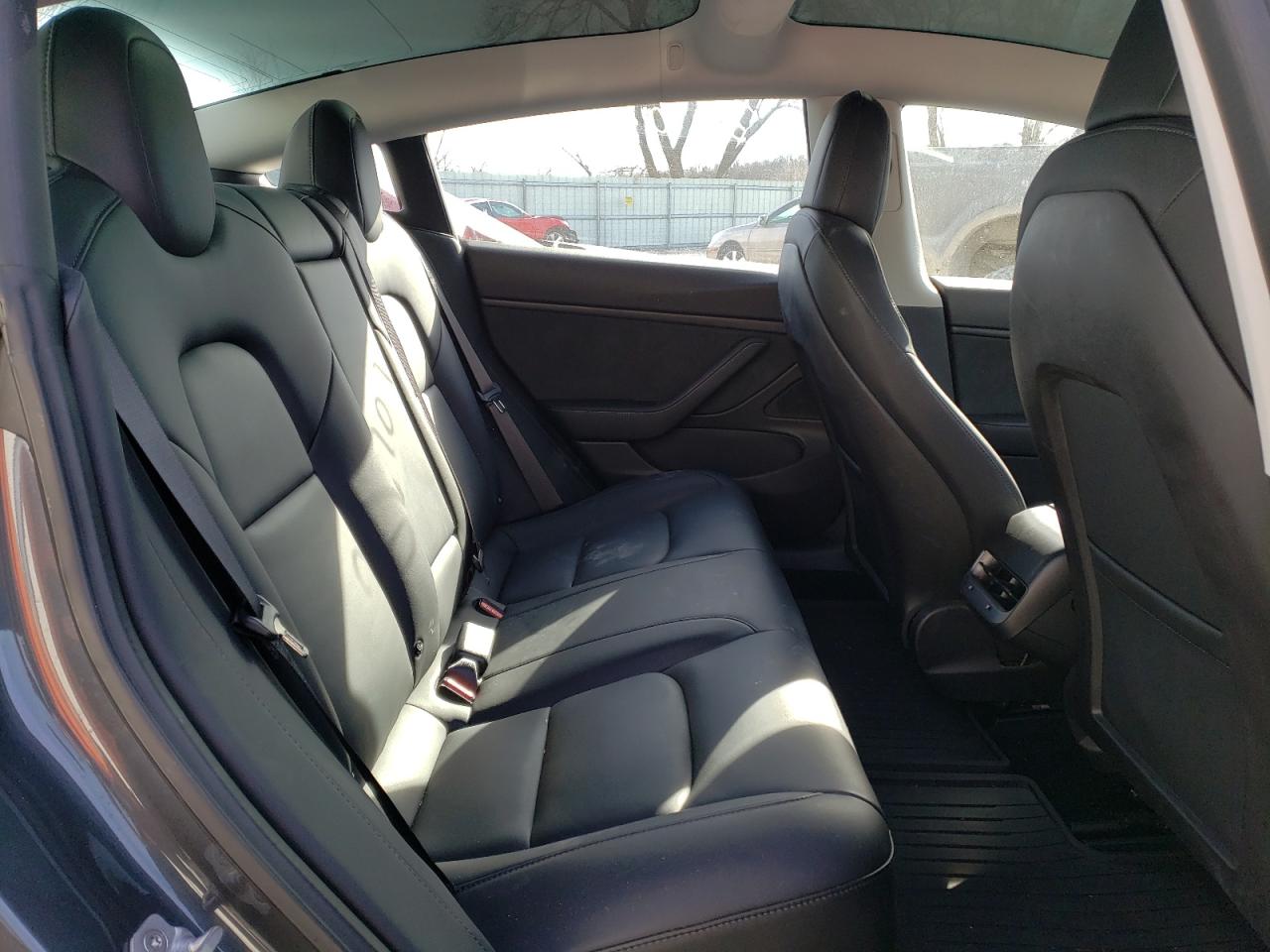 Photo 6 from auction – 2018 TESLA MODEL 3 with VIN 5YJ3E1EA8JF123800