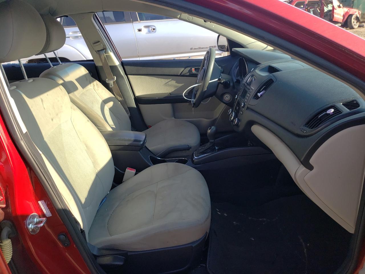 Photo 5 from auction – 2011 KIA FORTE EX with VIN KNAFU4A20B5353072