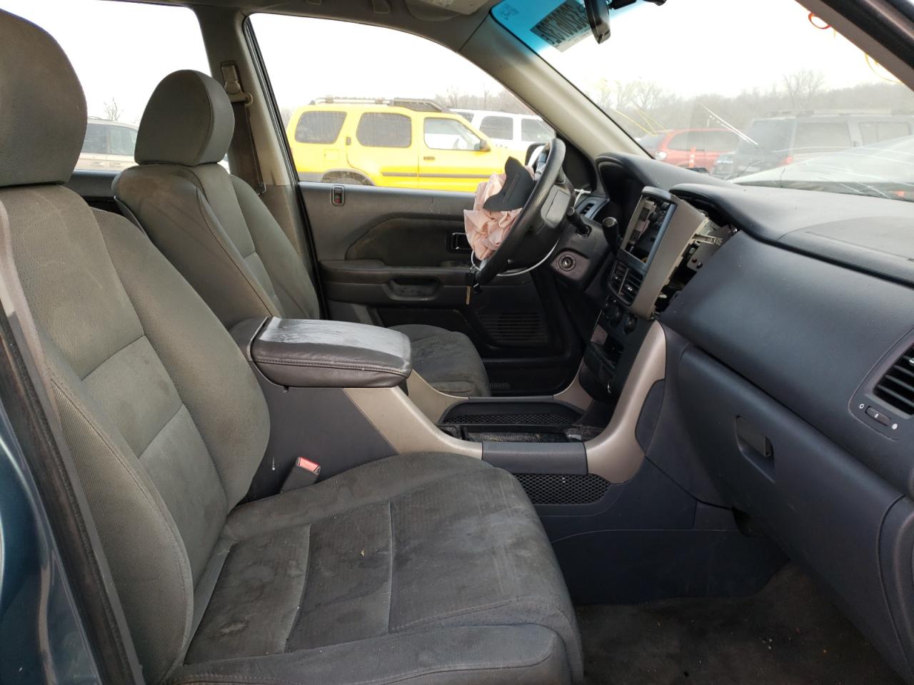 Photo 5 from auction – 2006 HONDA PILOT LX with VIN 5FNYF18106B021252