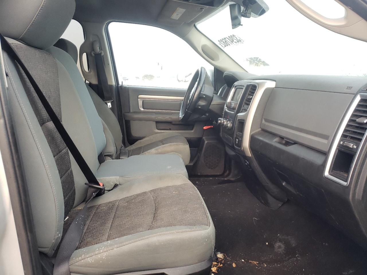 Photo 5 from auction – 2015 RAM 1500 SLT with VIN 1C6RR6GT3FS714404